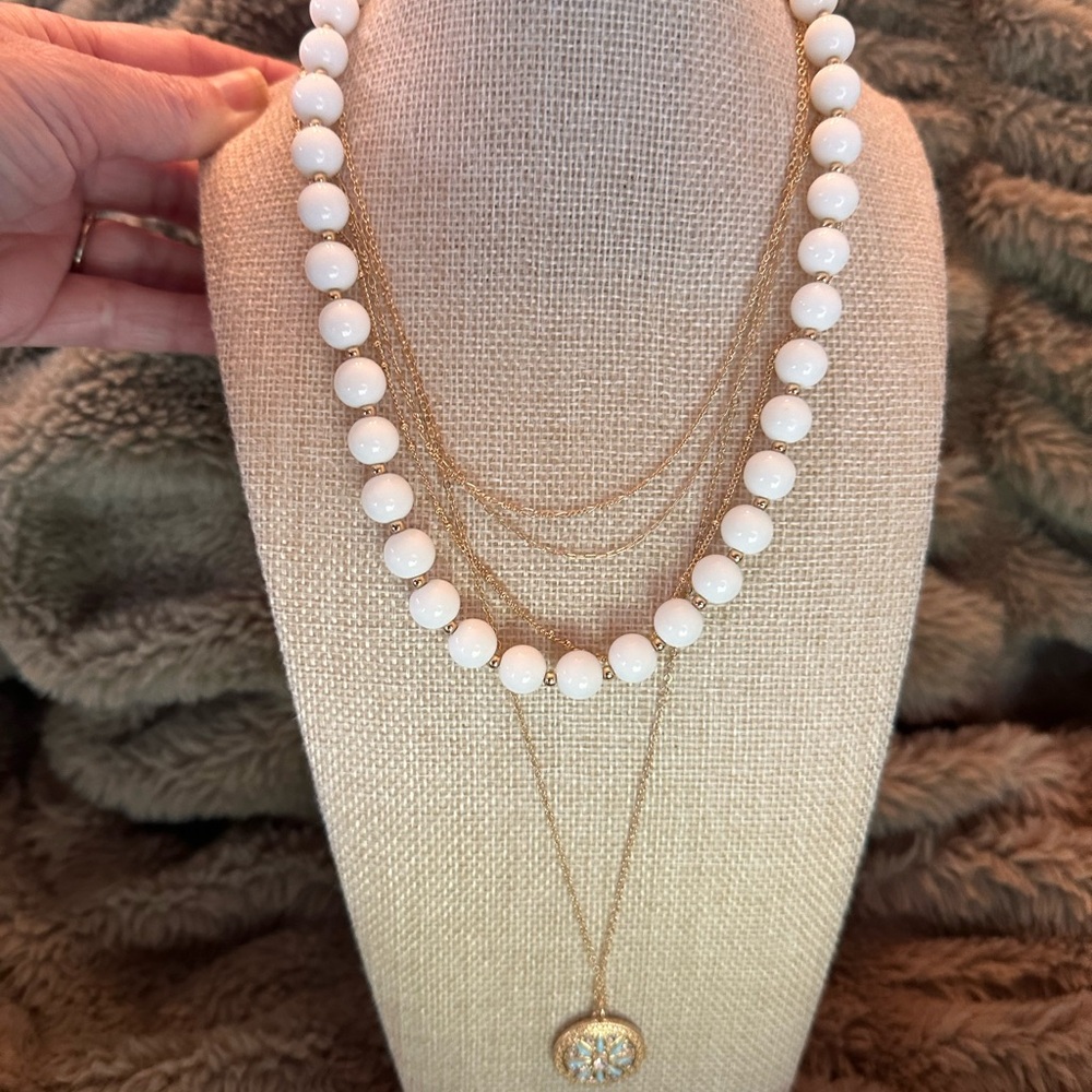 Park Lane Classic White Necklace with gold coordinating chain & pendant - Picture 5 of 5